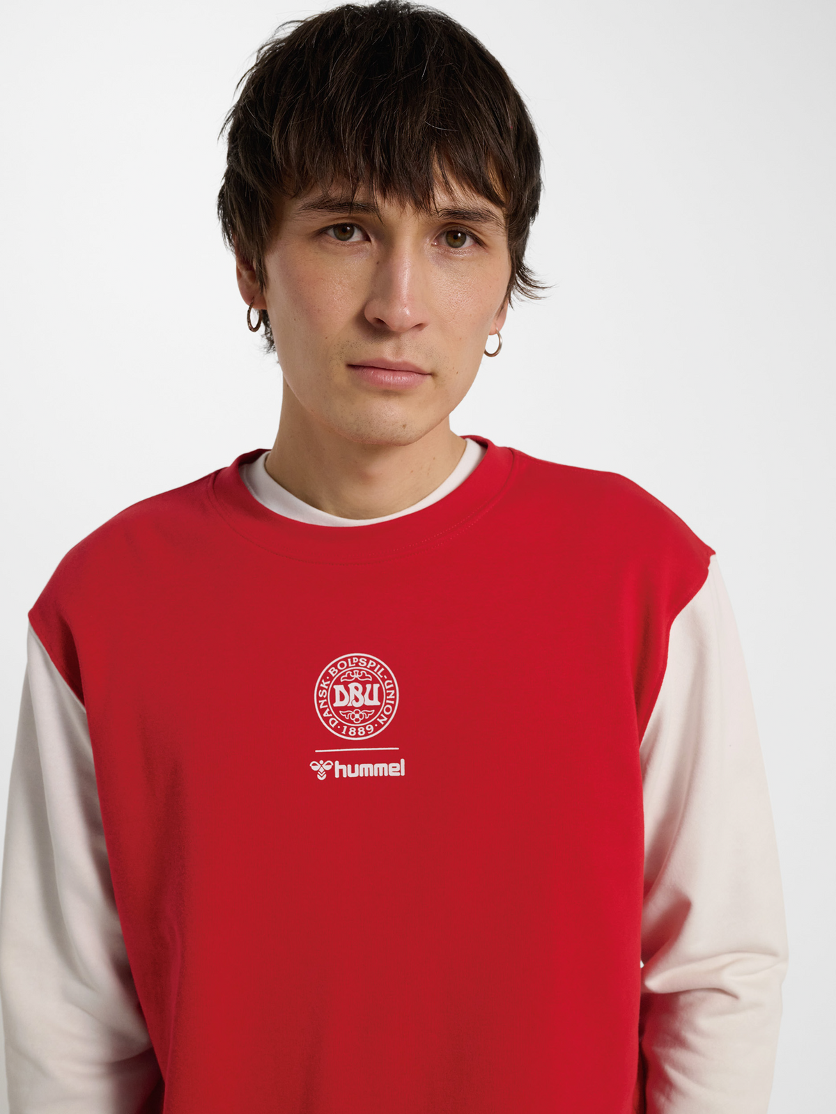 DBU 26 FAN RED-WHITE CREW NECK