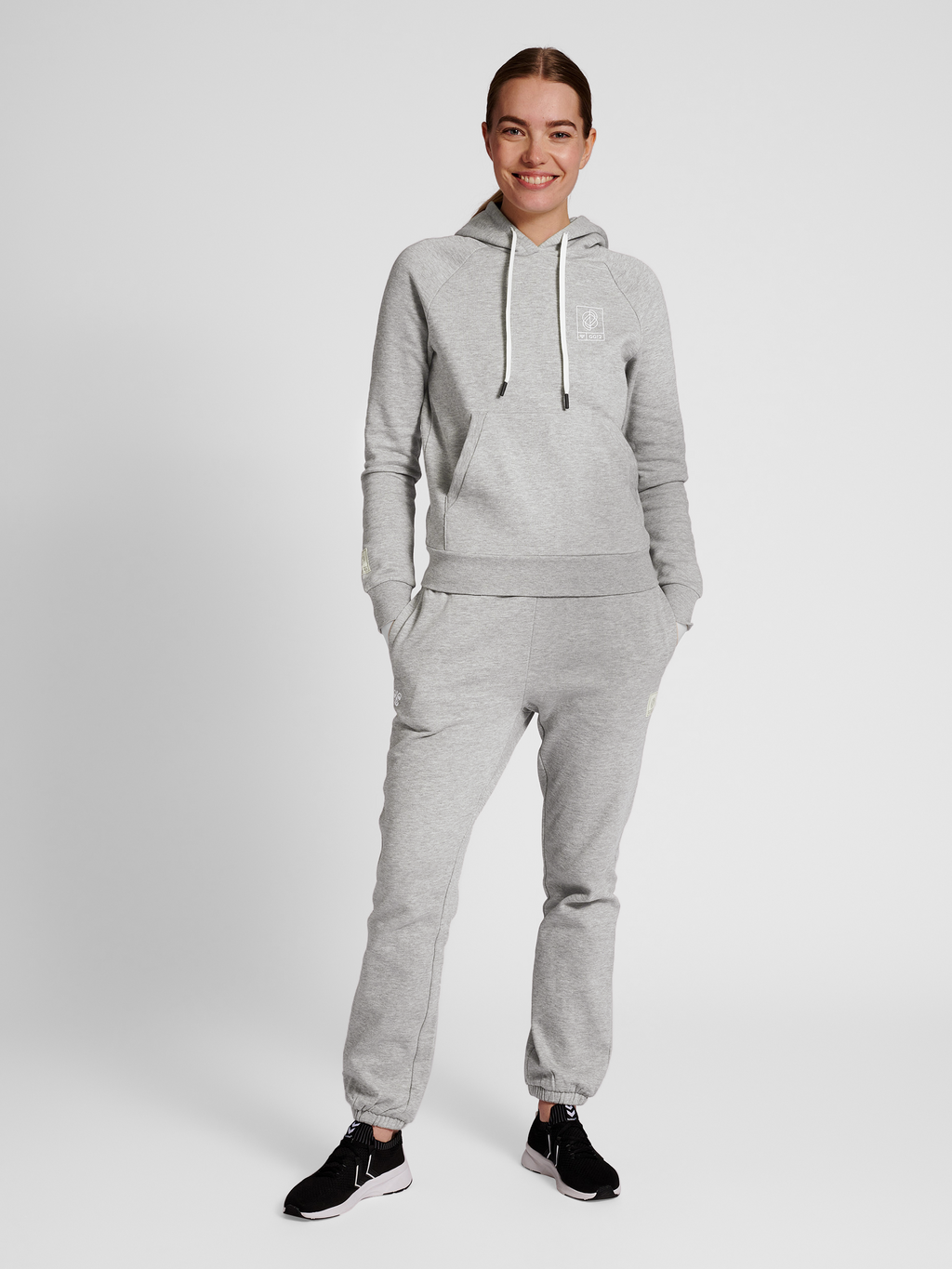 hmlGG12 SWEAT HOODIE WOMAN