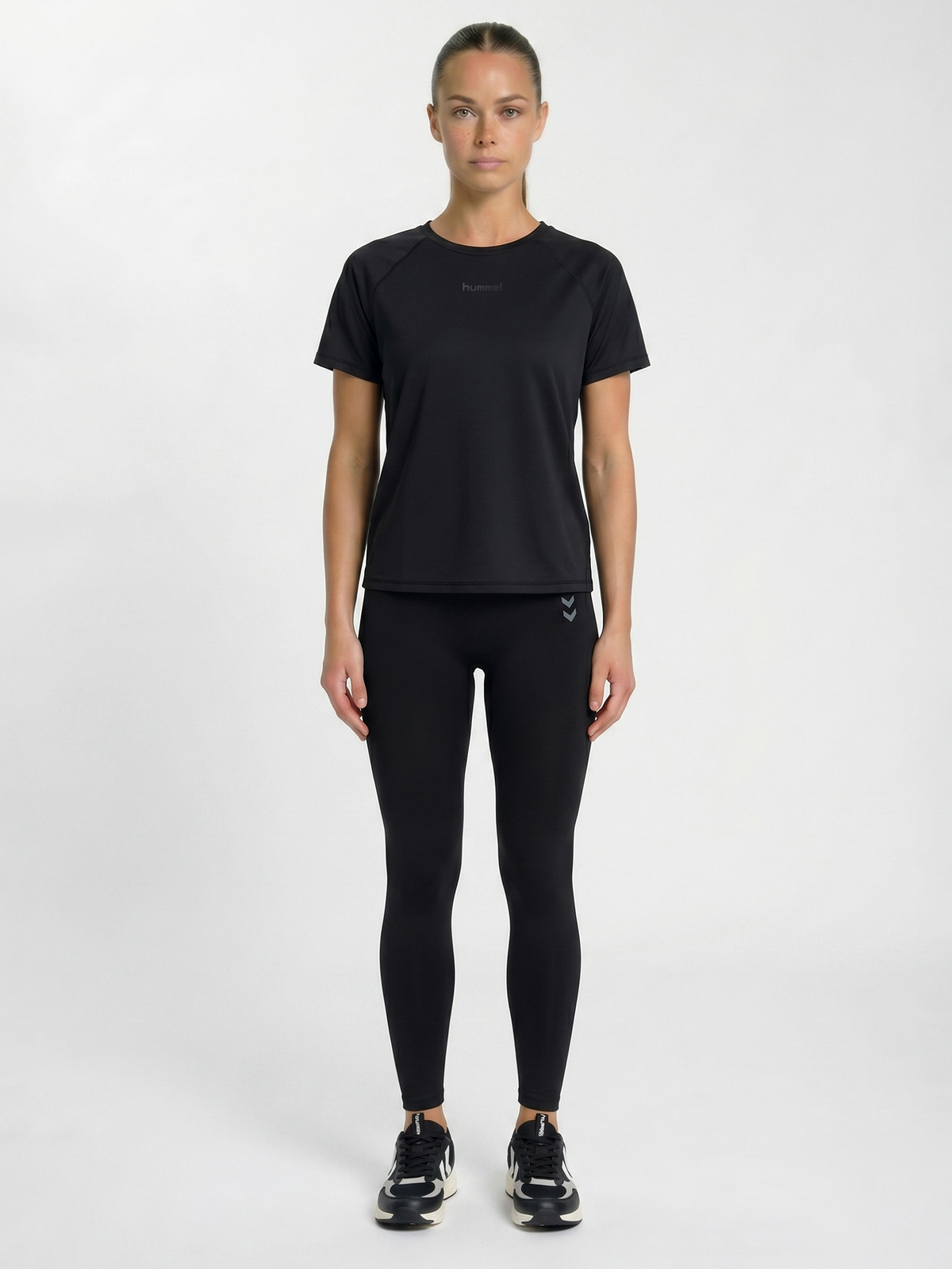 hmlVERA TECH T-SHIRT S/S