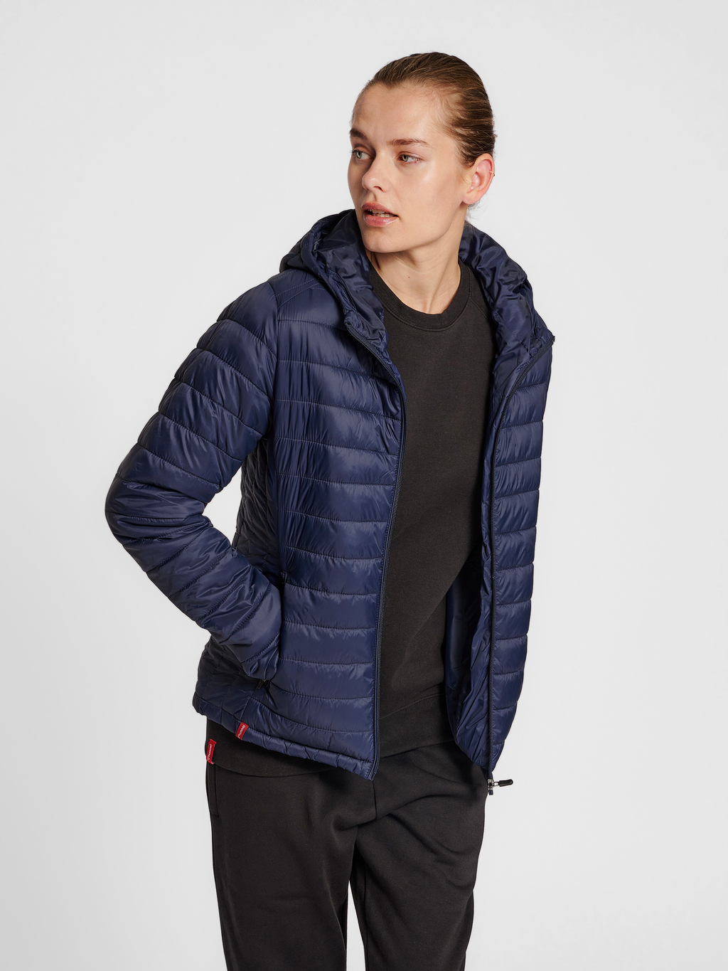 hmlRED QUILTED HOOD JACKET WOMAN