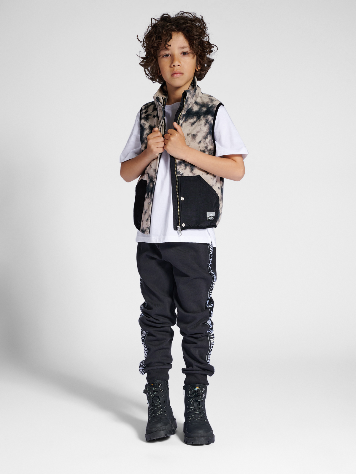 stsBASE VEST