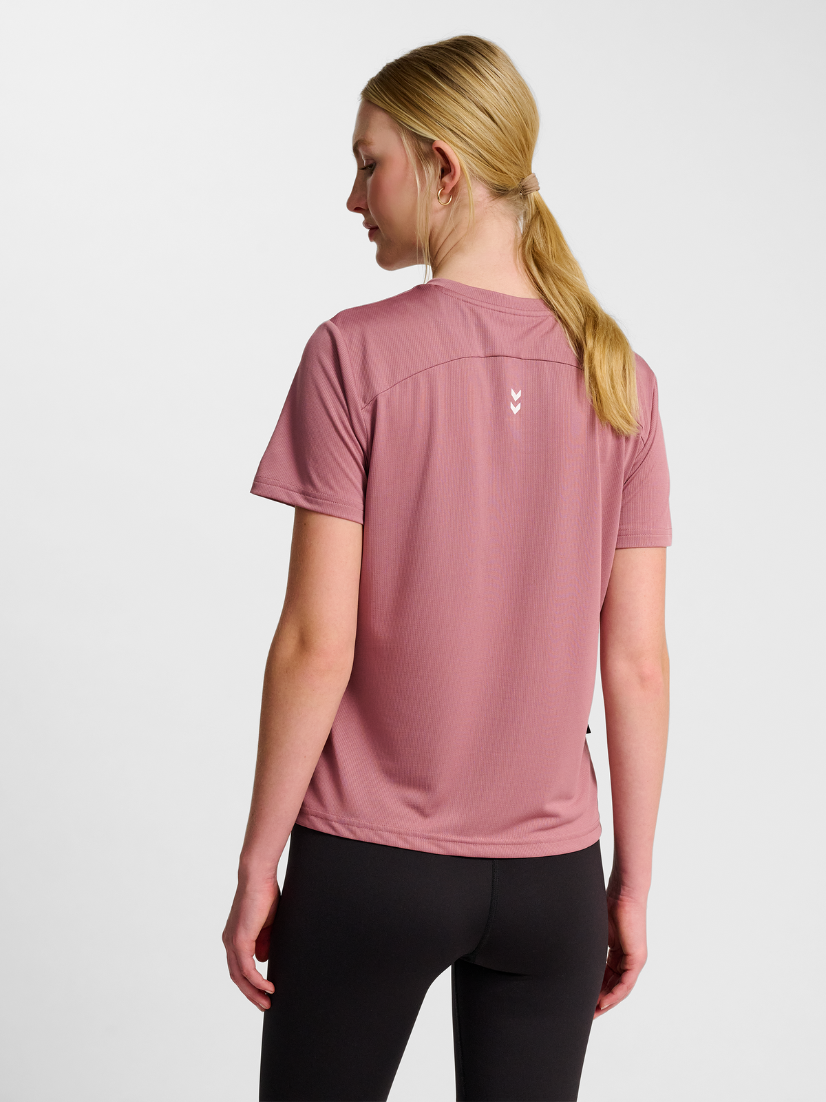 hmlPULSE WORKOUT W T-SHIRT S/S