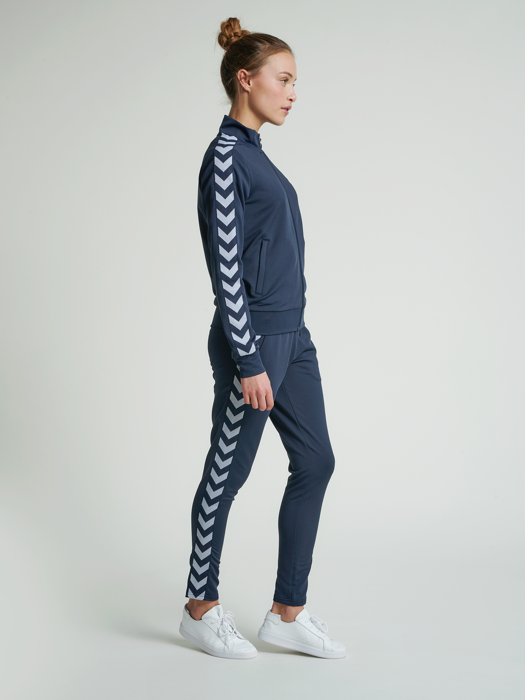 hmlNELLY 2.0 ZIP JACKET