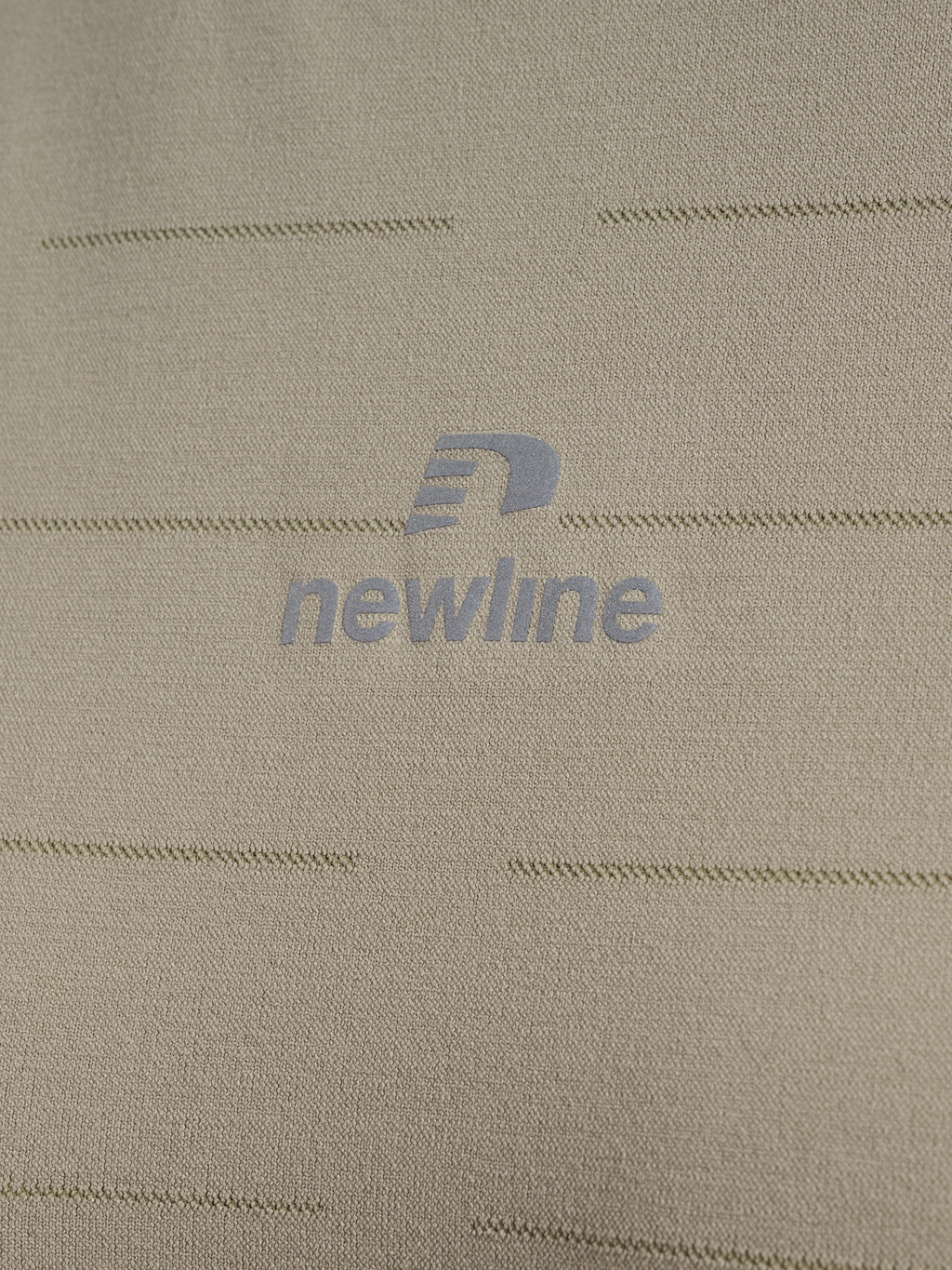 nwlPACE SEAMLESS TEE WOMAN